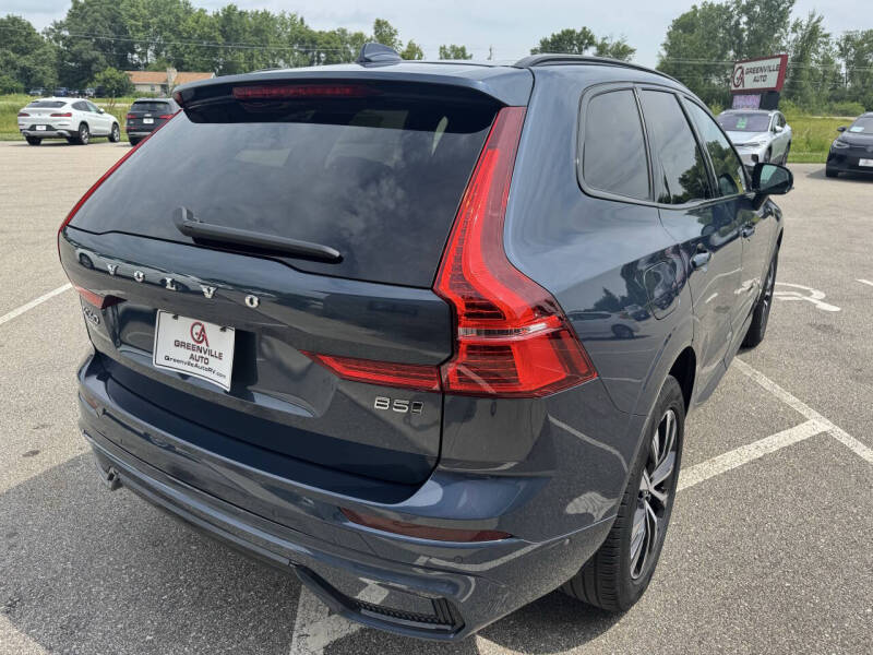 2024 Volvo XC60 B5 Plus Dark Theme