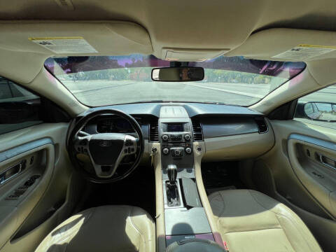 2014 Ford Taurus SEL