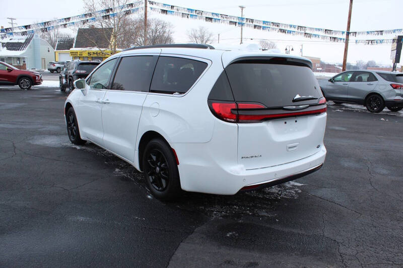 2022 Chrysler Pacifica Touring L
