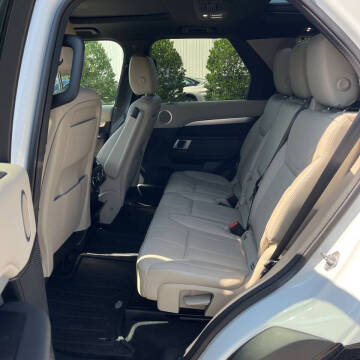 2020 Land Rover Discovery Landmark Edition