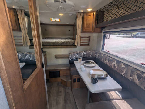 2020 Lance Camper 650 / 15ft