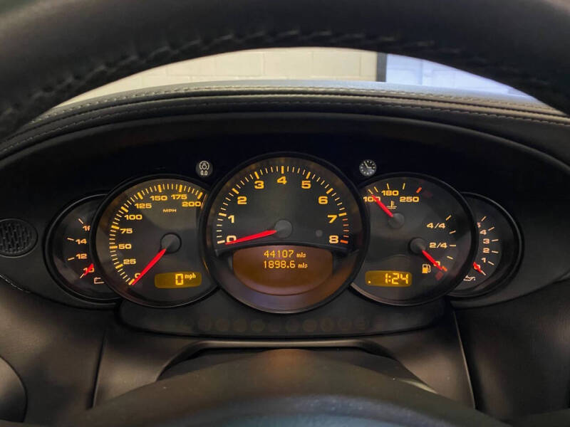 2004 Porsche 911 Carrera 4S