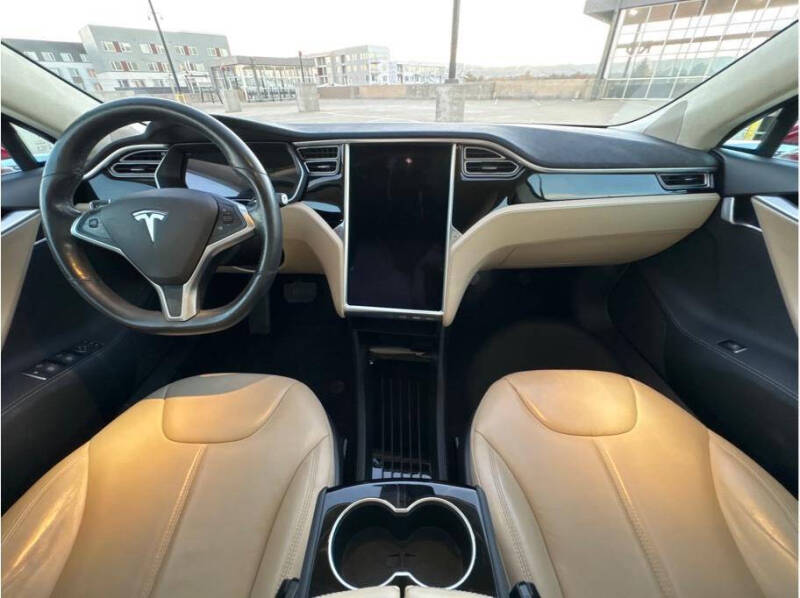 2015 Tesla Model S