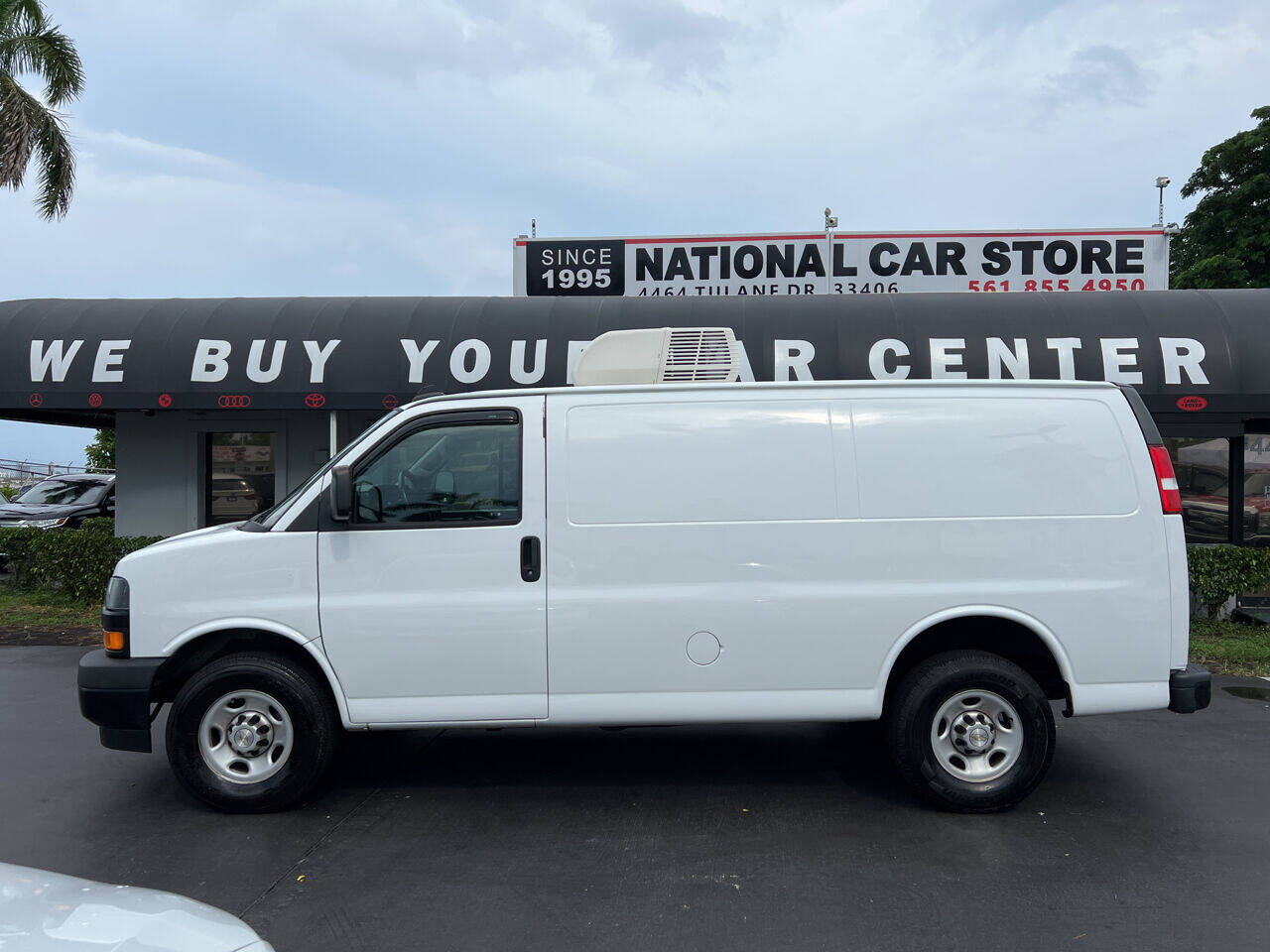 2020 Chevrolet Express Van - $28,900