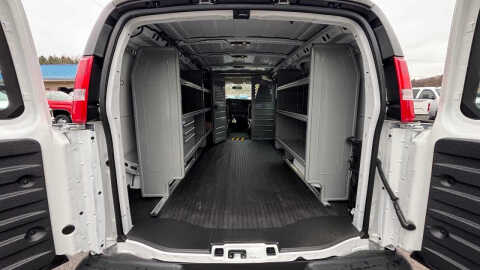 2025 Chevrolet Express 2500
