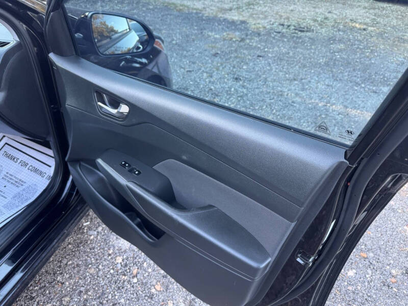 2022 Hyundai Accent SE