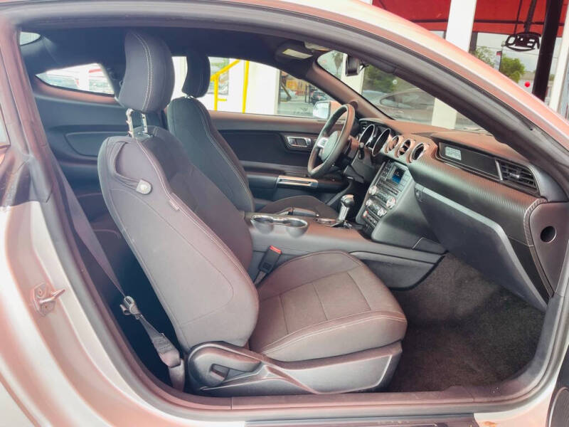 2015 Ford Mustang V6