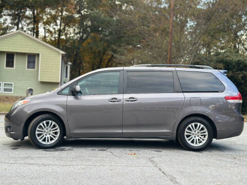 2011 Toyota Sienna XLE 8-Passenger
