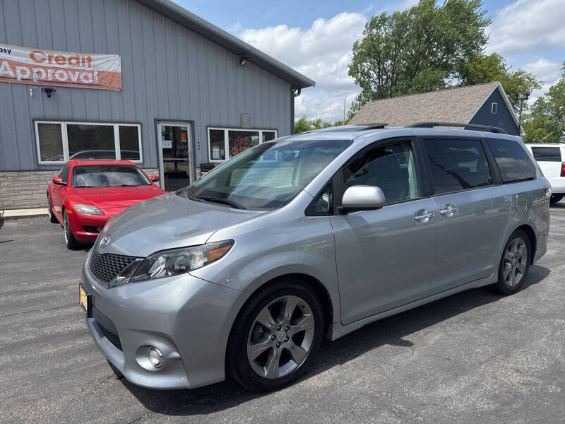 2014 Toyota Sienna SE 8-Passenger