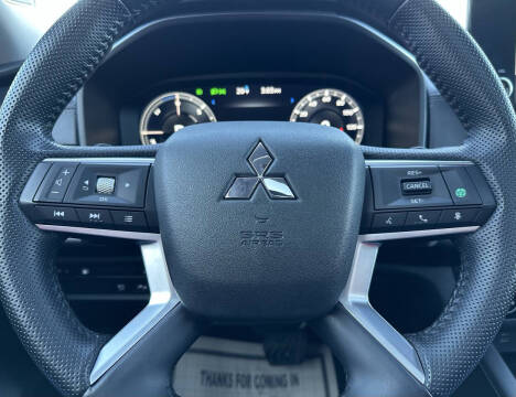 2023 Mitsubishi Outlander PHEV SE