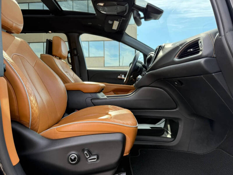 2021 Chrysler Pacifica Hybrid Pinnacle