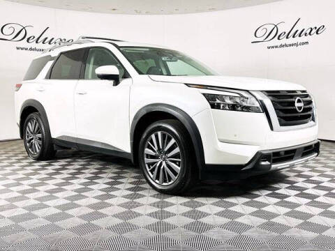 2024 Nissan Pathfinder SL