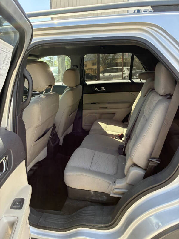 2015 Ford Explorer Base - Photo 10