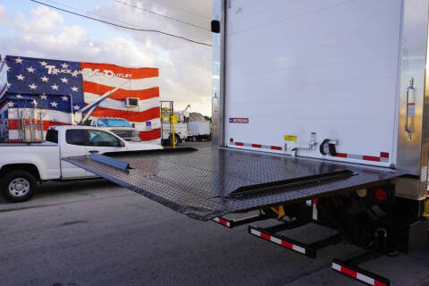 2018 Freightliner M2 106