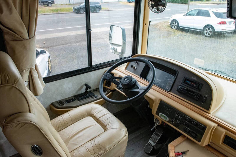2000 Freightliner XC Chassis
