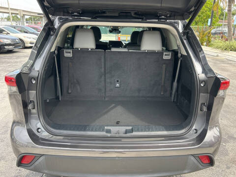 2023 Toyota Highlander XLE