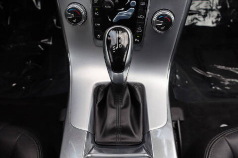 2018 Volvo V60 Cross Country T5 Premier