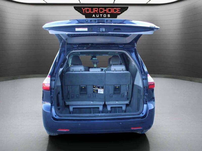 2019 Toyota Sienna XLE 8-Passenger