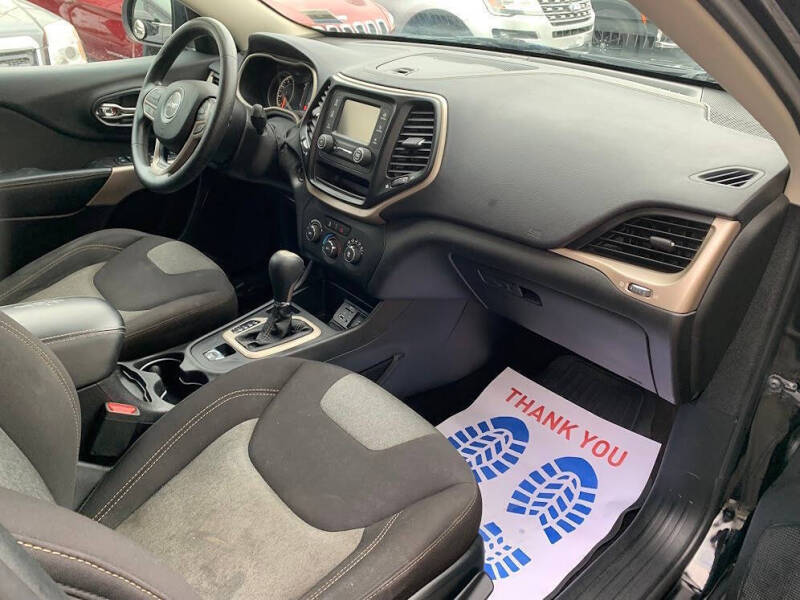 2017 Jeep Cherokee Sport