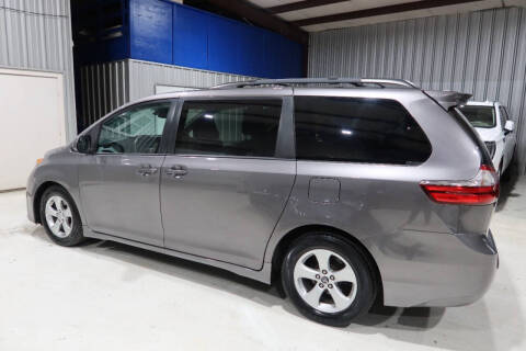 2020 Toyota Sienna LE 8-Passenger