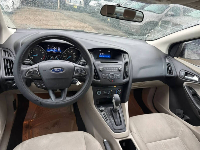 2017 Ford Focus SE