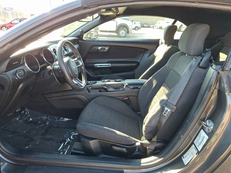 2017 Ford Mustang V6