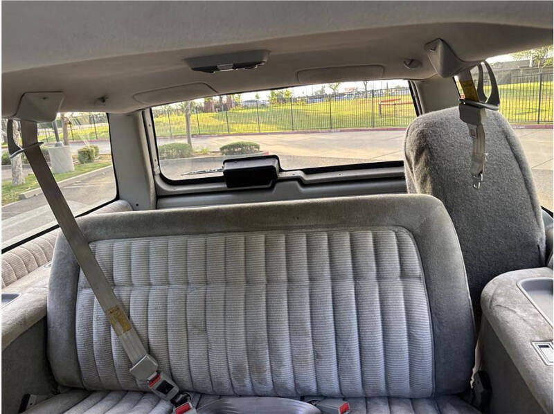 1993 GMC Suburban C2500