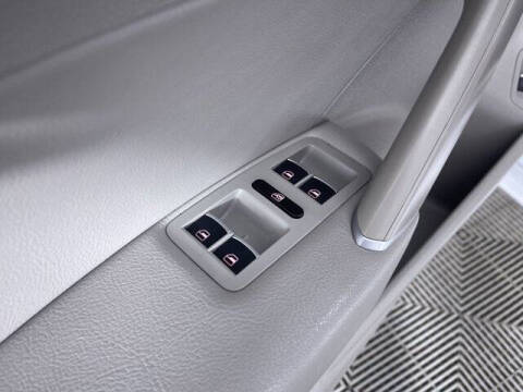 2016 Volkswagen Passat 1.8T SE