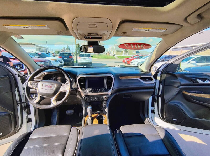 2017 GMC Acadia Denali