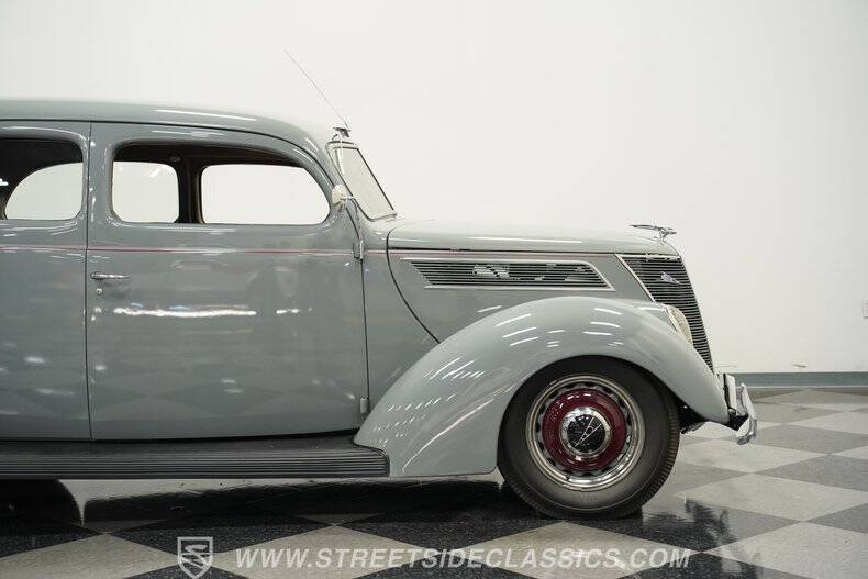 1937 Ford Tudor