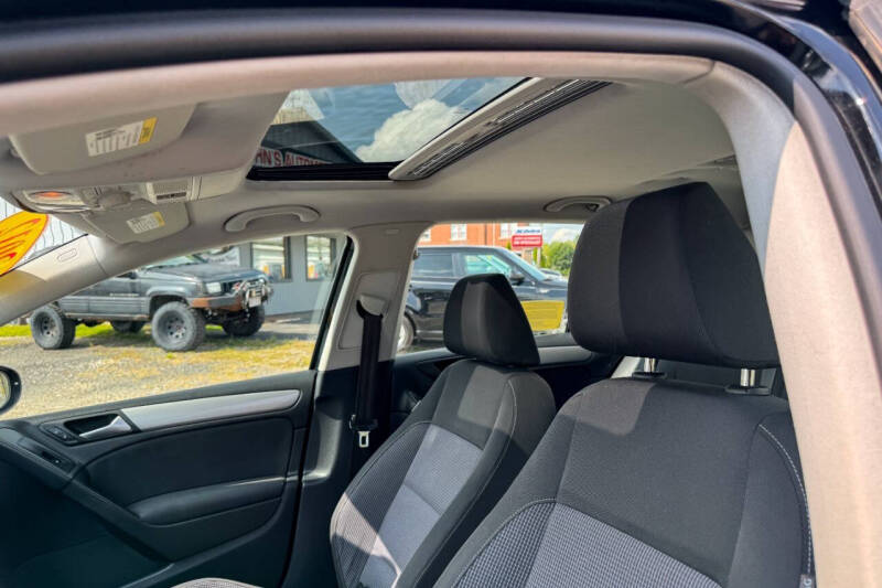 2012 Volkswagen Golf 2.5L PZEV