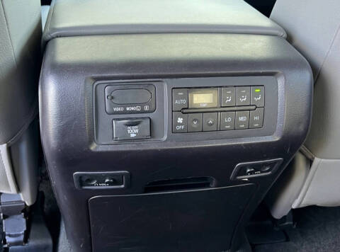 2015 Toyota Sequoia Platinum