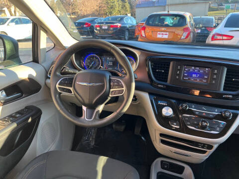 2017 Chrysler Pacifica LX