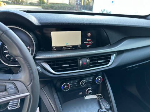 2018 Alfa Romeo Stelvio Ti Sport