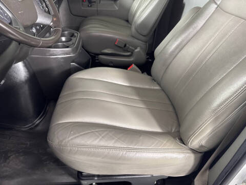 2022 Chevrolet Express 2500