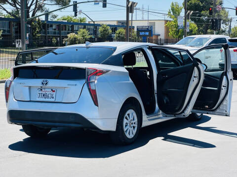 2016 Toyota Prius Two