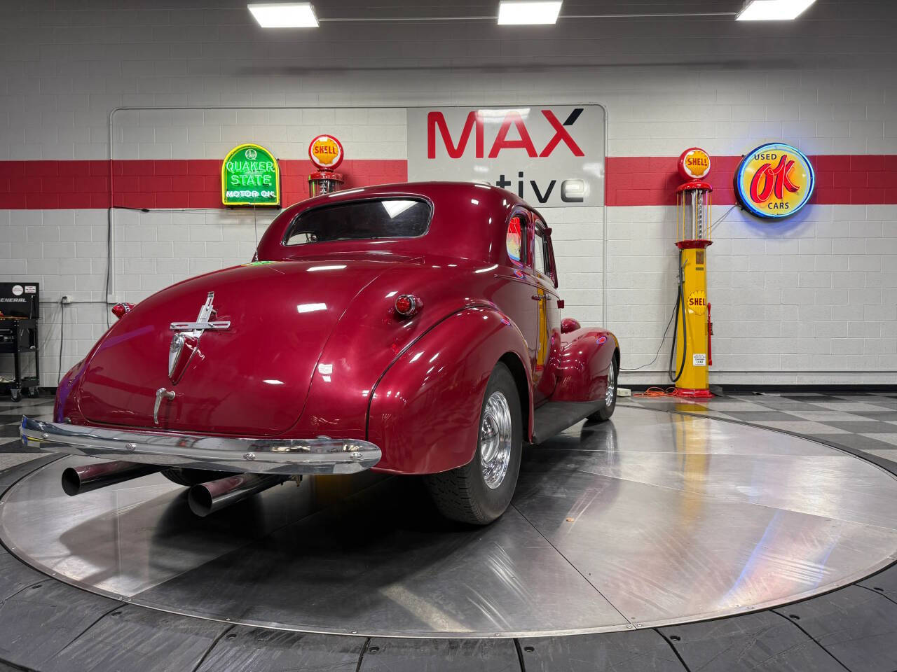 1939 Chevrolet Coupe 24