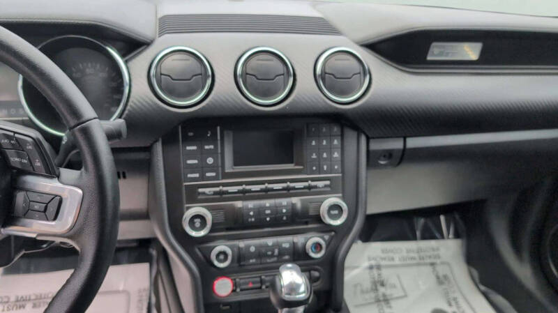 2017 Ford Mustang V6