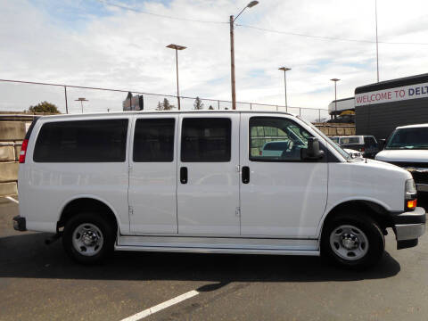 2017 Chevrolet Express LT 3500