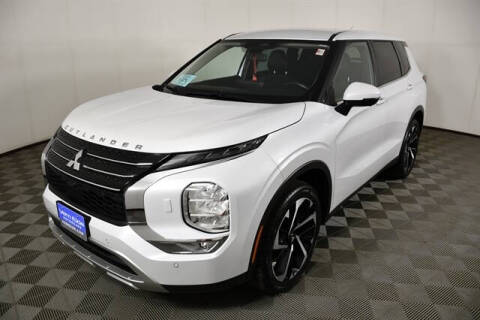 2023 Mitsubishi Outlander SE