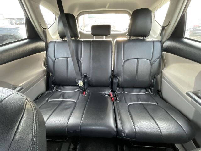 2017 Toyota Prius v Five