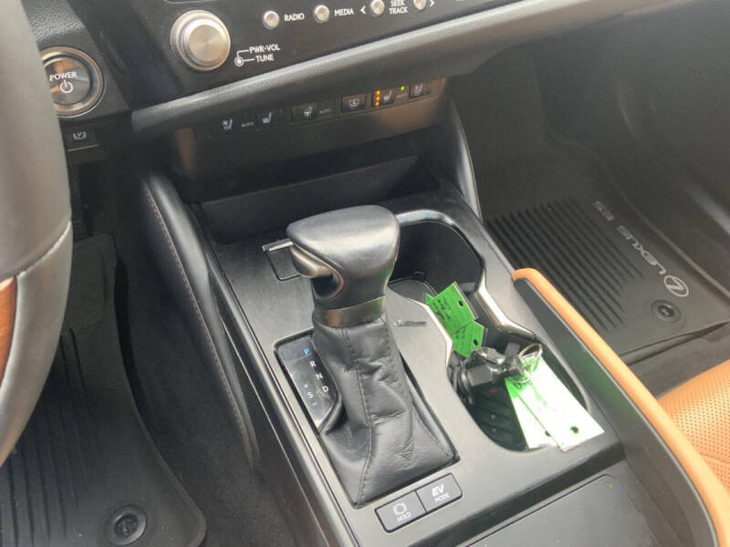 2023 Lexus ES 300h Luxury