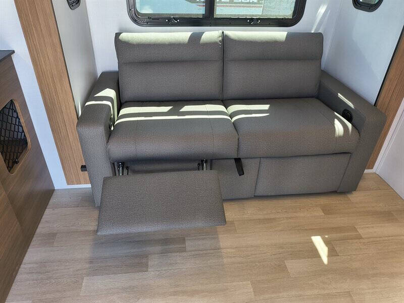 2026 Keystone RV REIGN 19RK