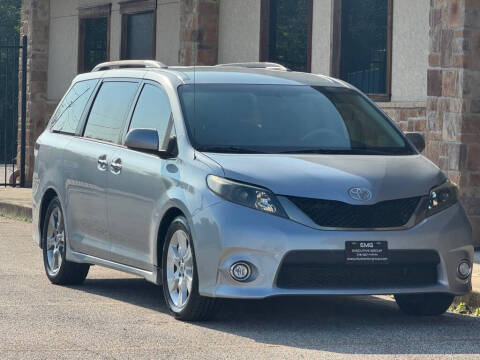 2013 Toyota Sienna SE 8-Passenger