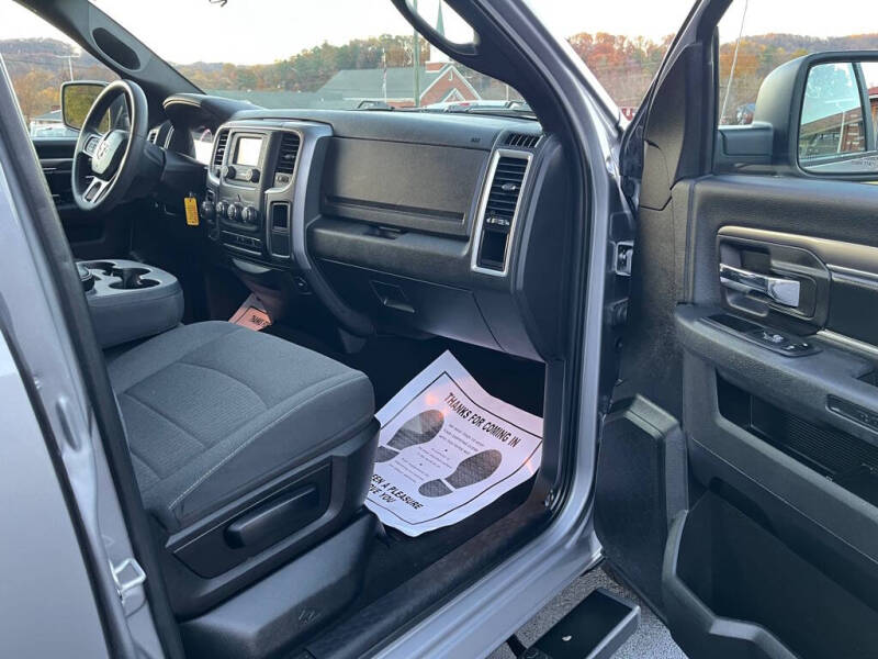 2024 RAM 1500 Classic SLT