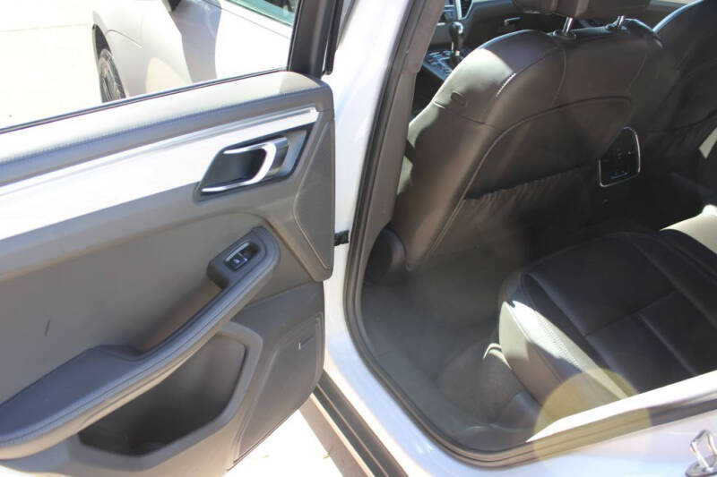 2016 Porsche Macan S