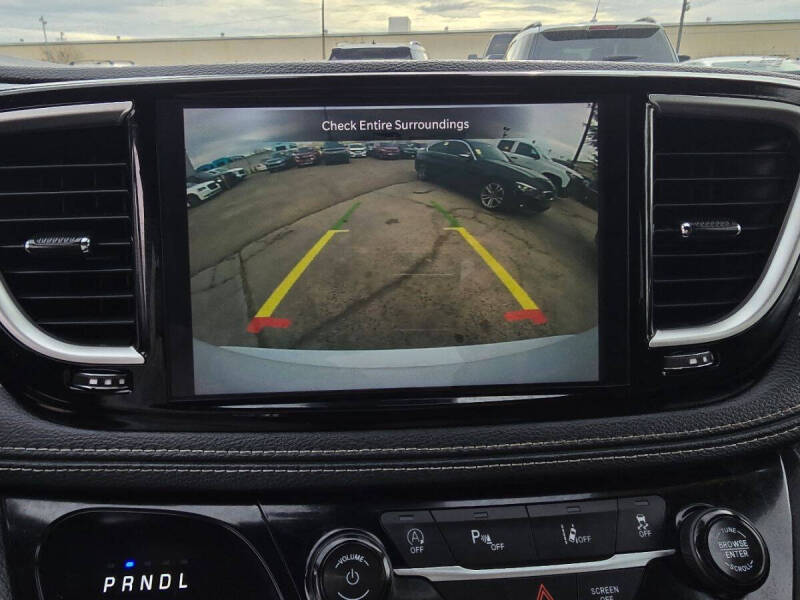 2024 Chrysler Pacifica Touring