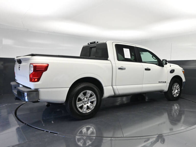 2017 Nissan Titan