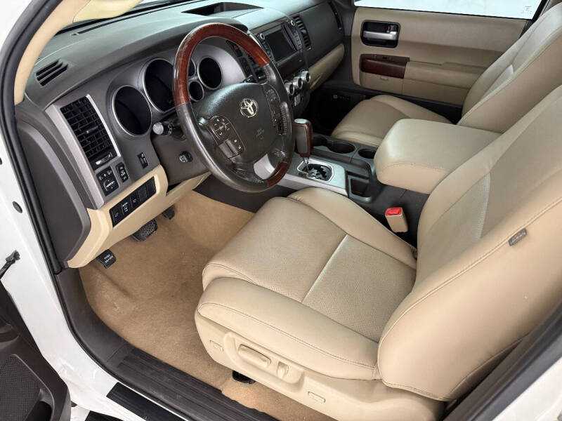 2011 Toyota Sequoia Platinum