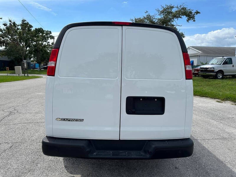 2024 Chevrolet Express 2500